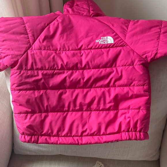 The North Face Kids Pink Puffer Reversible Jacket - Picture 2 of 4